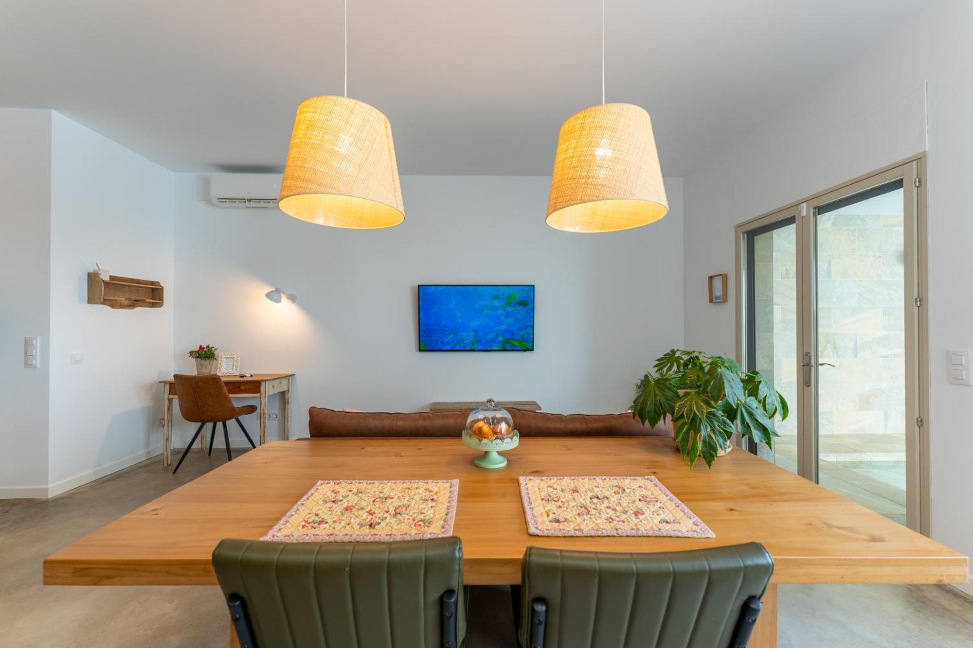 شقة Loft Con Piscina Climatizada De Agua Salada Y Parking En El Centro De Figueres فيغيريس المظهر الخارجي الصورة