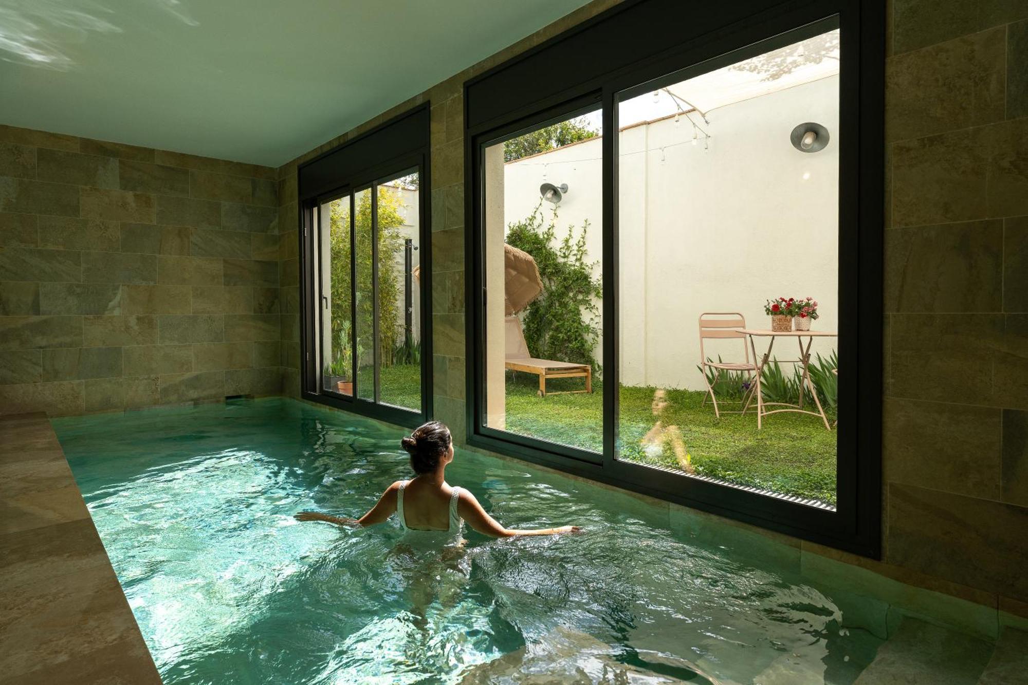 شقة Loft Con Piscina Climatizada De Agua Salada Y Parking En El Centro De Figueres فيغيريس المظهر الخارجي الصورة