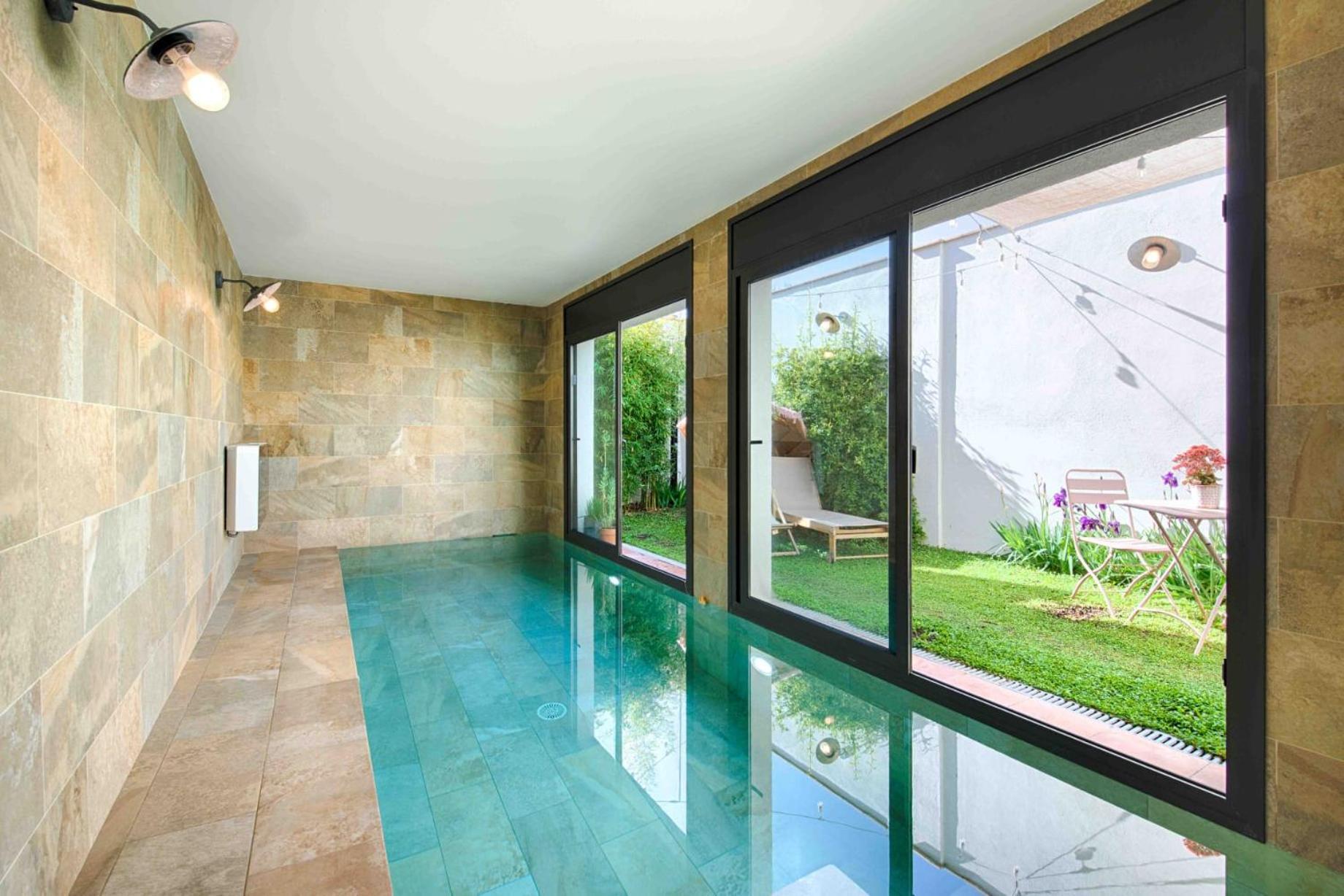 شقة Loft Con Piscina Climatizada De Agua Salada Y Parking En El Centro De Figueres فيغيريس المظهر الخارجي الصورة