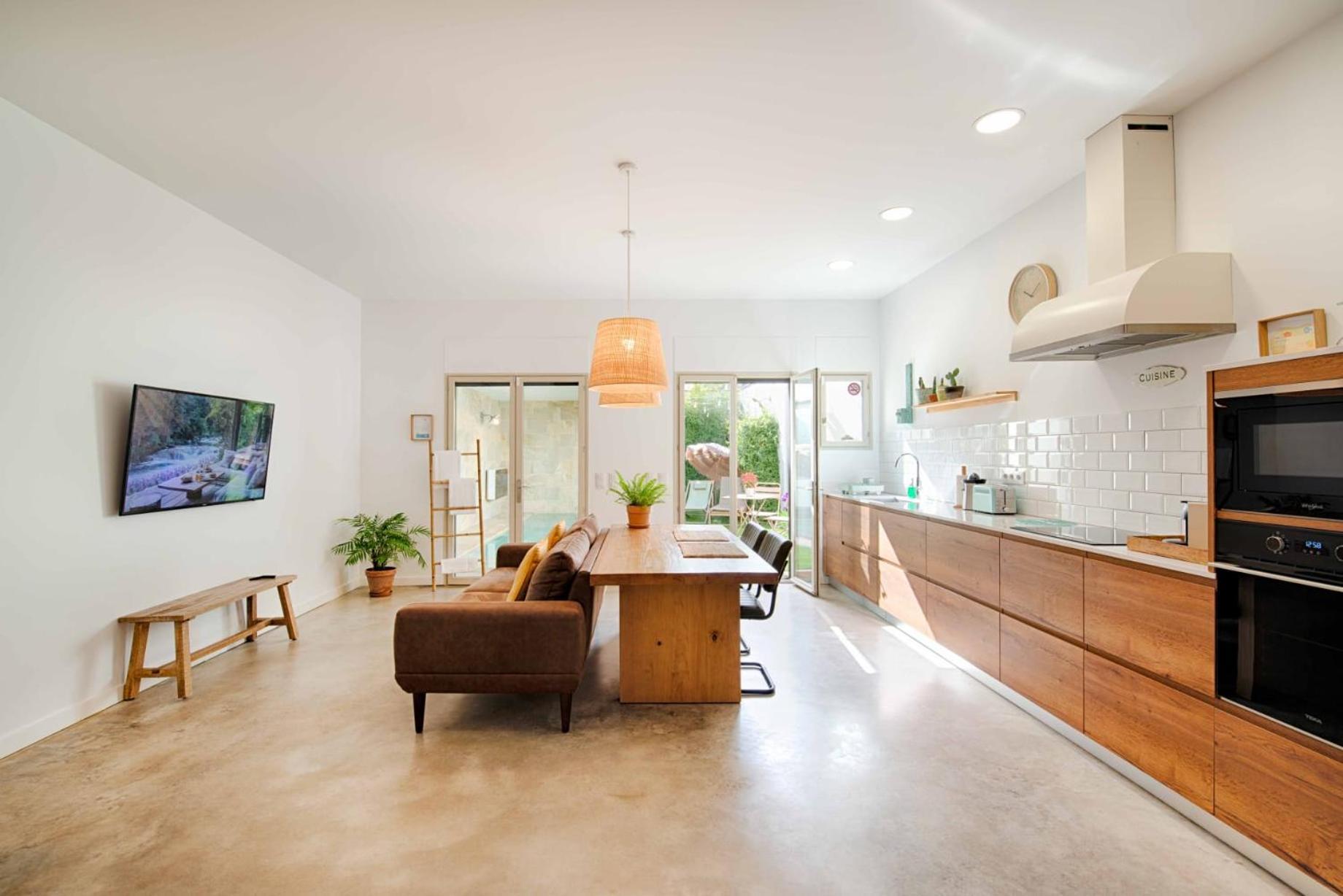 شقة Loft Con Piscina Climatizada De Agua Salada Y Parking En El Centro De Figueres فيغيريس المظهر الخارجي الصورة